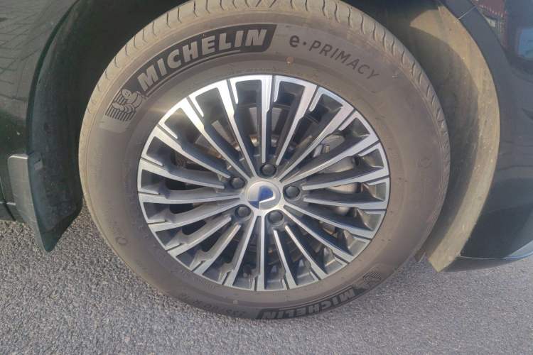 Used Denza D9 2022 DM-i 970 Four-Wheel Drive Prestige Model
