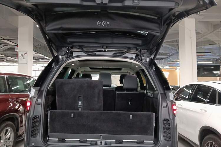 Used Land Rover Discovery 2021 300PS S
