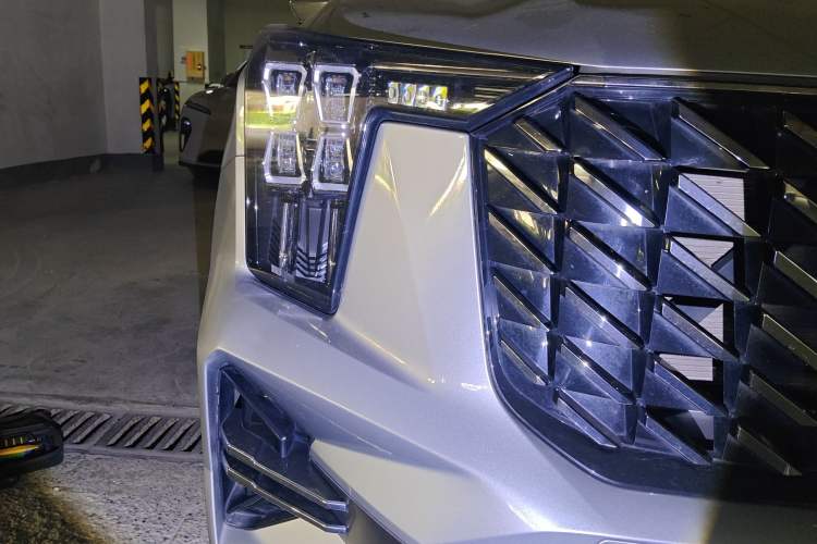 Used GAC Trumpchi GS8 2022 Linghang Series 2.0 TGDI Two-Wheel-Drive Luxury Smart Connectivity Version (7 Seats)
