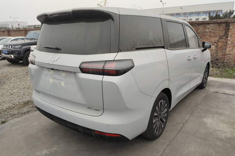 Used Wuling Wuling Starlight 730 2025 Model Pure Electric 500km Luxury Edition

