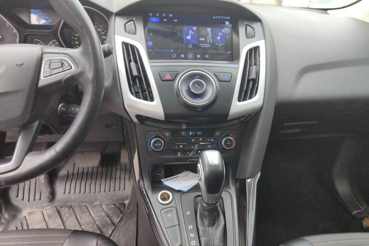 Used Ford Focus 2015 Hatchback EcoBoost 125 Automatic Supreme Style Edition