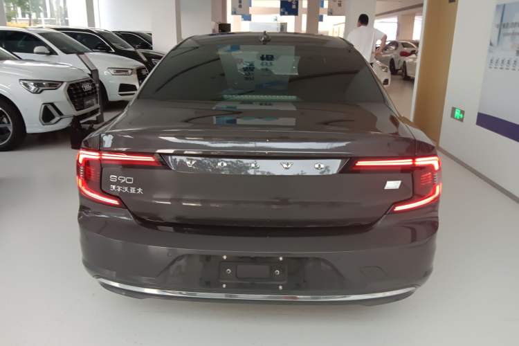 Used Volvo S90 New Energy 2021 T8 eDrive Hybrid Zhiyi Luxury Edition
