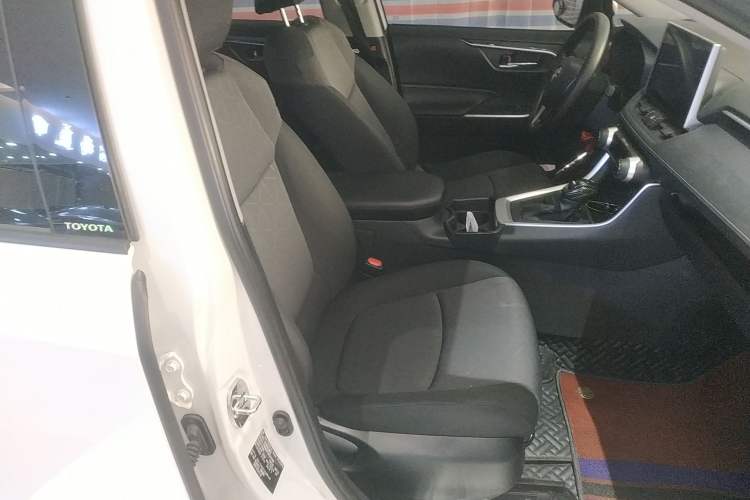 Used Toyota RAV4 2022 2.0L CVT Two-Wheel Drive Fashion Edition
