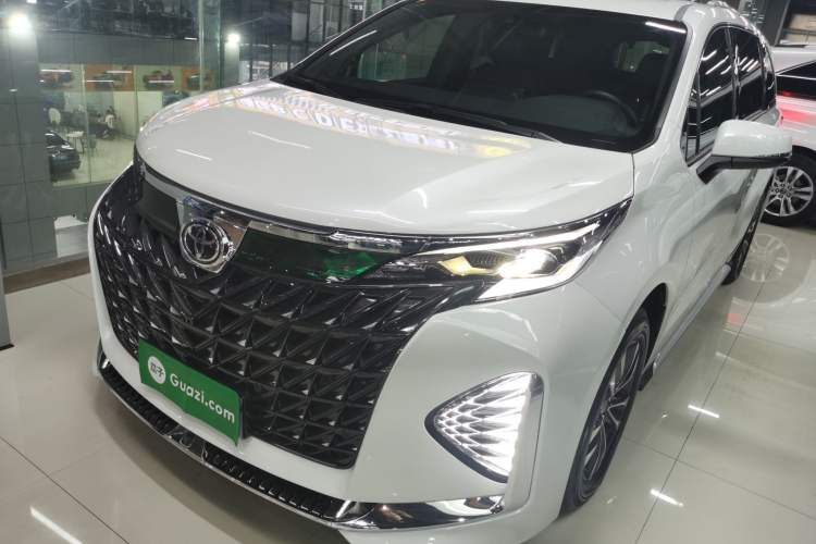 Used Toyota Granvia 2024 2.5L Hybrid Luxury Edition