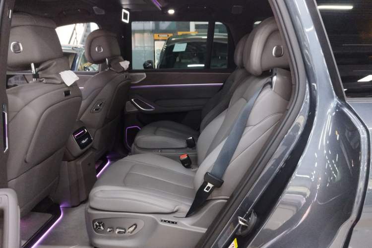 Used Denza N9 2025 Flagship Model
