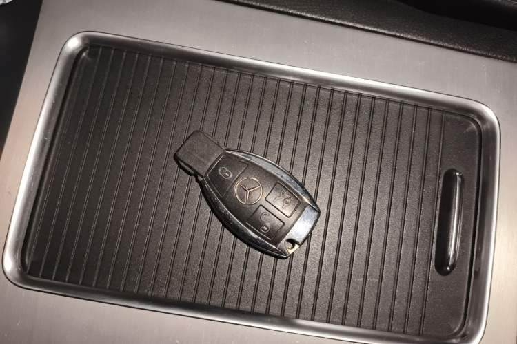 Used Mercedes-Benz GLK-Class 2013 GLK 300 4MATIC Dynamic Sunroof Model