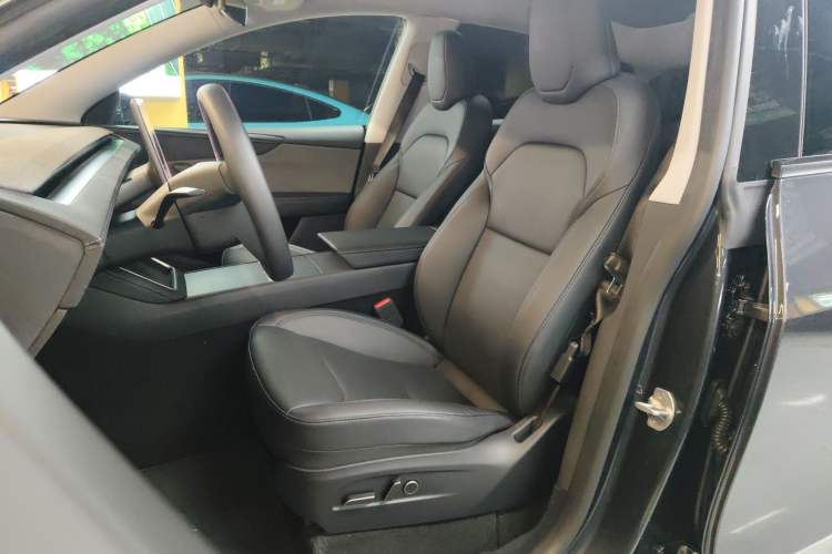 Used Tesla Model Y 2025 Rear-Wheel-Drive Version
