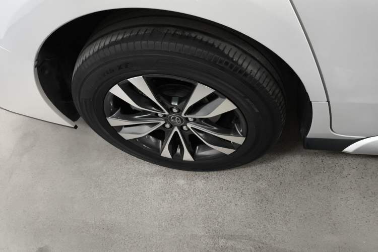 Used Toyota Granvia 2023 2.5L Hybrid Luxury Edition