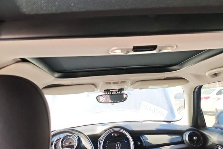 Used  MINI 2016 1.5T COOPER Five-Door Edition
