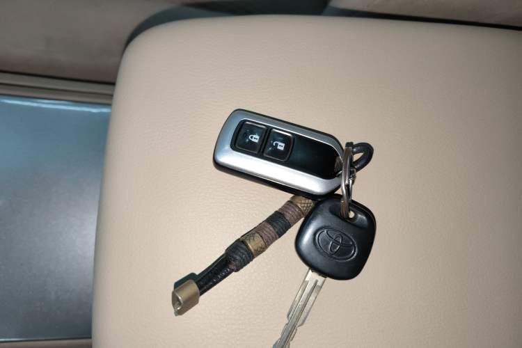 Used Toyota Highlander 2012 2.7L 2WD 5-Seater Elite Edition
