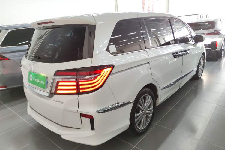 Used Honda Elysion 2016 2.4L Classic Edition
