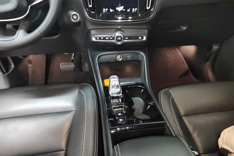 Used Volvo XC40 2022 T4 Four-Wheel Drive Smart & Luxurious Edition