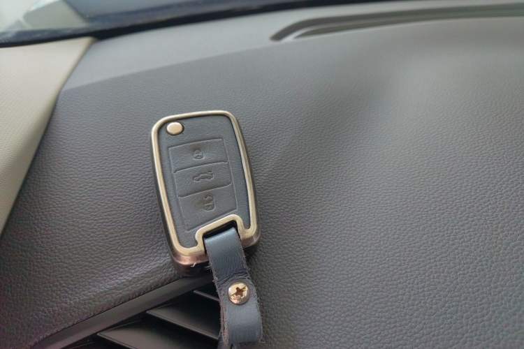 Used Volkswagen Tiguan L 2022 330TSI Automatic Two-Wheel Drive R-Line Enhanced Edition
