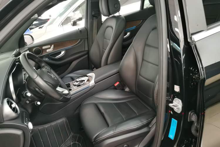 Used Mercedes-Benz GLC 2019 GLC 300 L 4MATIC Dynamic Model