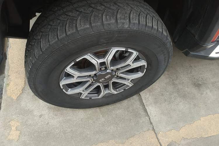 Used  BJ40 2023 2.0T Automatic Four-Wheel Drive Urban Hunter Edition Chivalrous Type
