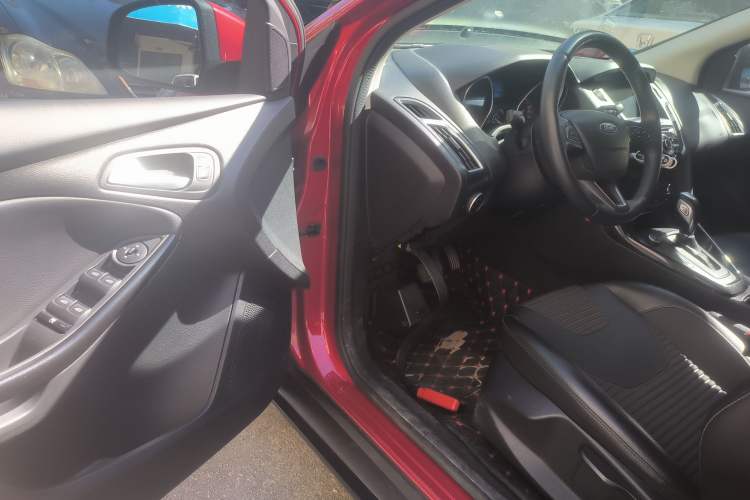 Used Ford Focus 2018 Hatchback Classic 1.6L Automatic Trendy SmartDrive Edition