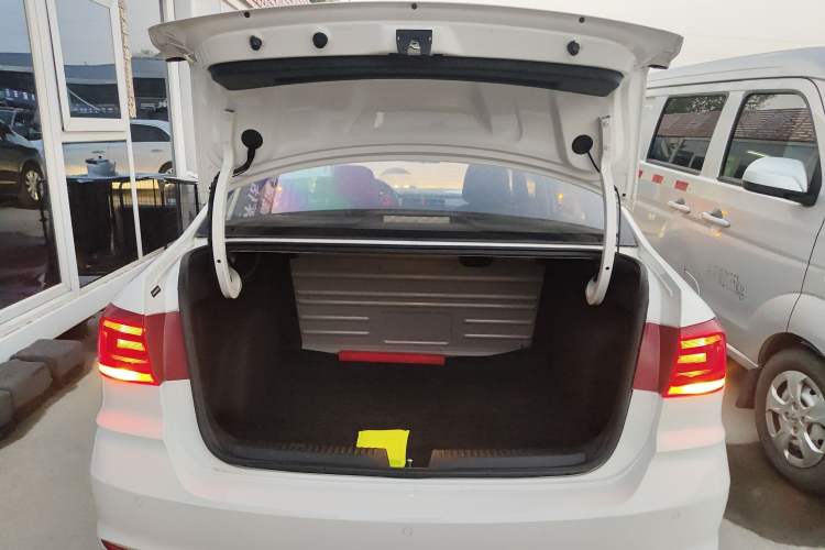 Used Volkswagen Santana 2016 1.6L Automatic Comfort Edition
