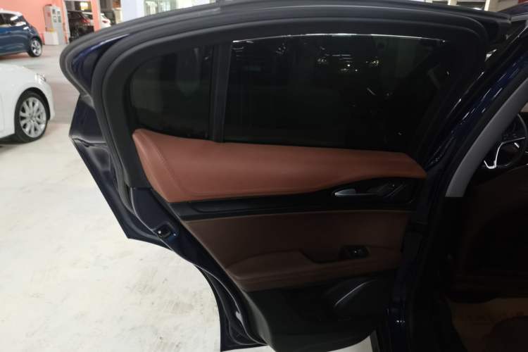 Used Alfa Romeo Stelvio 2017 2.0T 200HP Elite Edition
