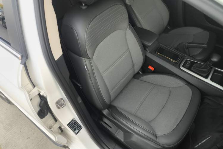 Used Qoros 3 2016 Urban SUV 1.6T Automatic Zhiyue Model
