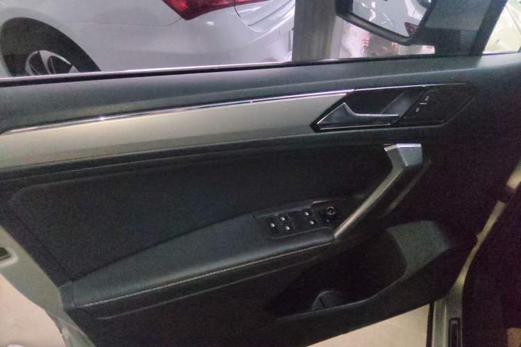 Used Volkswagen Tiguan L 2018 Facelift 330TSI Automatic Two-Wheel Drive Luxury Edition