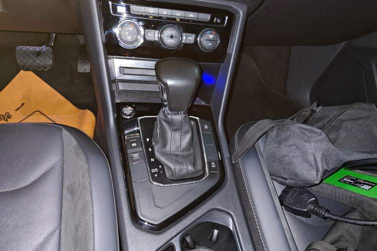 Used Volkswagen Tiguan L 2021 330TSI Automatic Two-Wheel Drive Smart Edition
