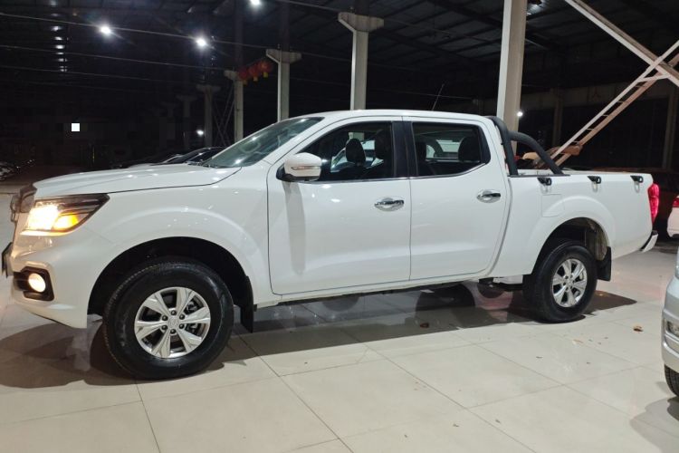 Used Dongfeng Ruichi 6 2023 Revised Version 2.3T Manual Two-Wheel Drive Diesel Standard Trim with Long Cargo Bed
