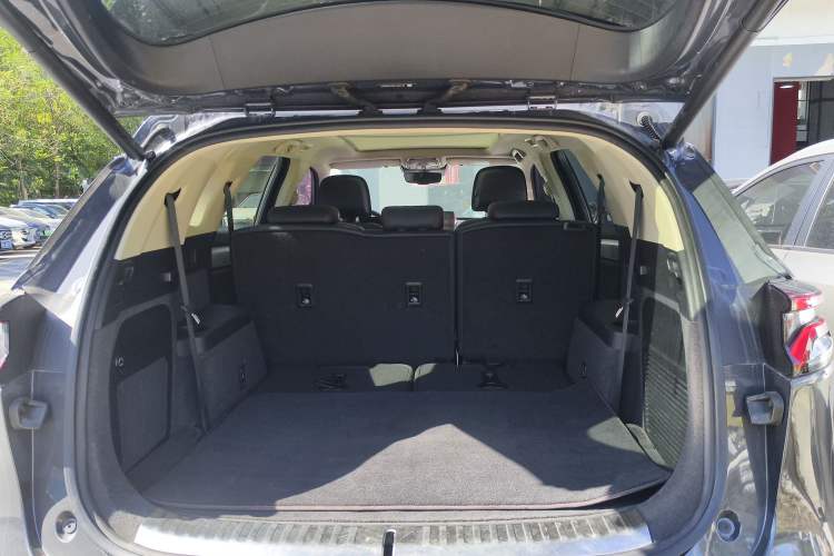 Used BYD Tang New Energy 2018 DM 2.0T All-Wheel Drive Smart Connect Elite 7-Seater China V Emission Standard
