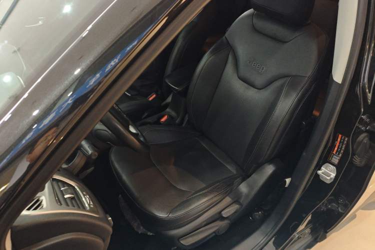 Used Jeep Compass 2017 200T Automatic Family Edition
