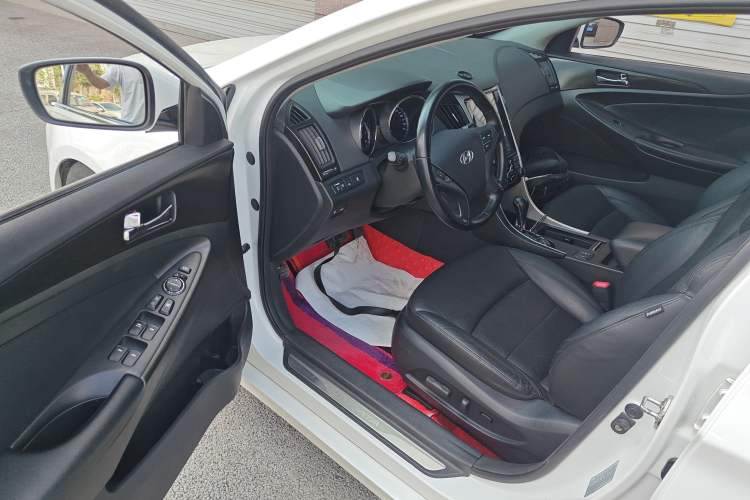 Used Hyundai Sonata 2013 2.4L Automatic Luxury Version China IV Standard
