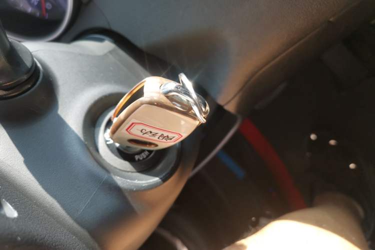 Used Hyundai Elantra 2015 1.6L Automatic Fashion Model
