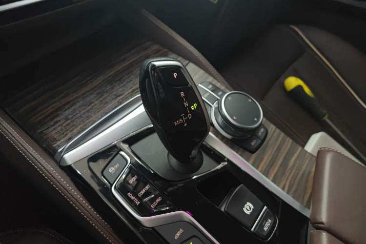 Used BMW 5 Series New Energy 2020 Mileage Upgrade Version 530Le Luxury Package
