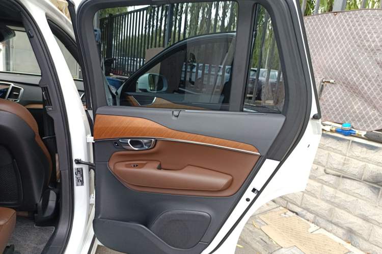 Used Volvo XC90 2021 B6 Zhiyi Luxury Edition 7-Seater
