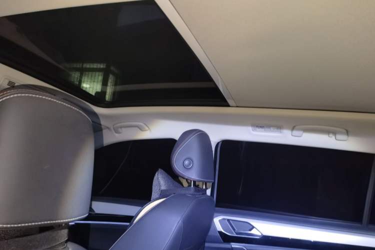 Used Volkswagen Tayron 2020 330TSI Two-Wheel Drive Luxury Smart Connectivity Version