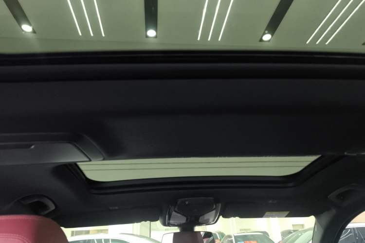 Used BMW 5 Series 2019 Facelifted 530Li Leading Edition M Sport Package
