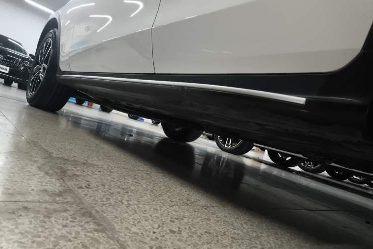 Used Mercedes-Benz GLC 2020 Facelift GLC 300 L 4MATIC Dynamic Edition
