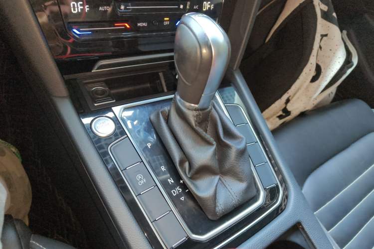 Used Volkswagen Magotan 2020 330TSI DSG Leading Model
