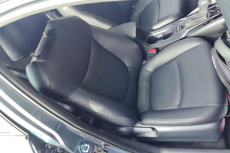 Used Toyota Corolla 2021 Dual-Motor 1.8L E-CVT Elite Edition
