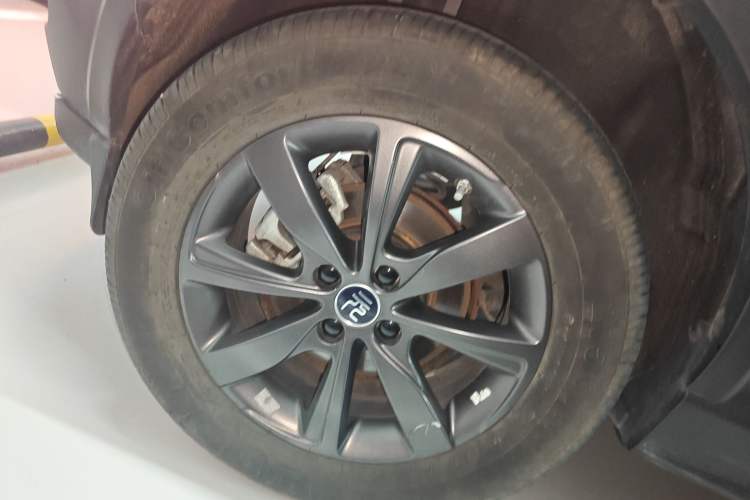 Used BYD Yuan New Energy 2019 EV535 Smart Connect Trendsetting Model
