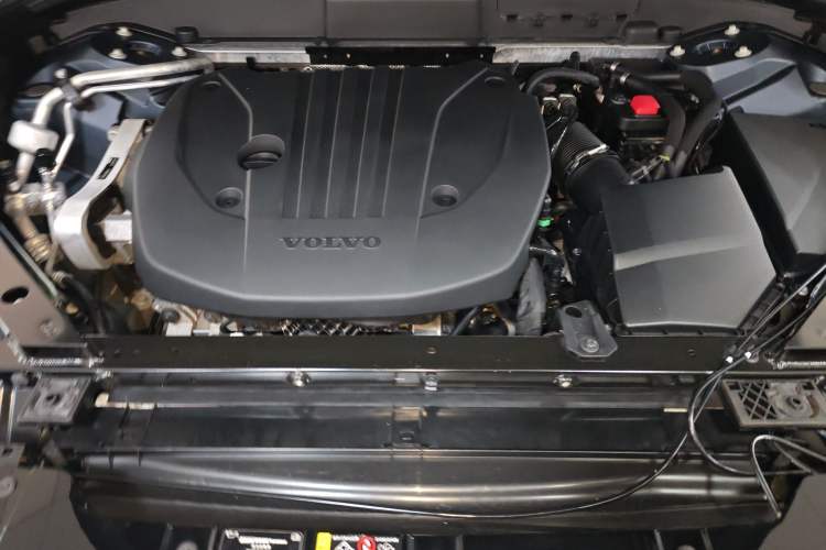 Used Volvo XC60 2023 B5 4x4 Smart Luxury Edition
