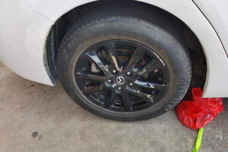 Used Mazda Mazda 3 Axela 2016 Sedan 1.5L Automatic Comfort Model
