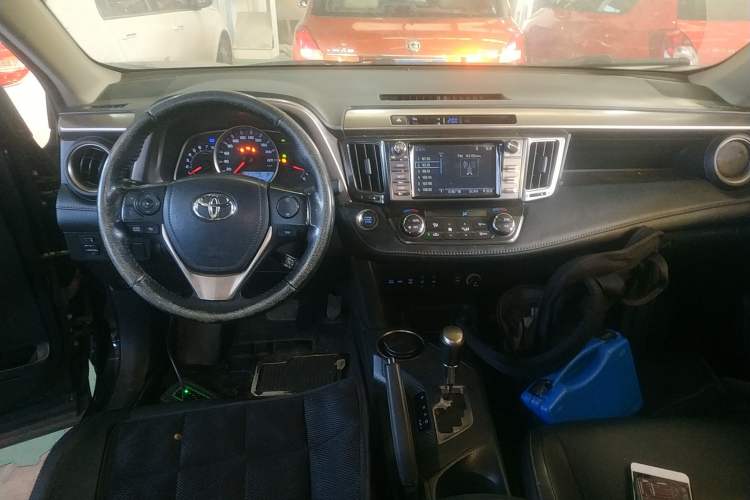 Used Toyota RAV4 2015 2.5L Automatic 4x4 Elite Edition
