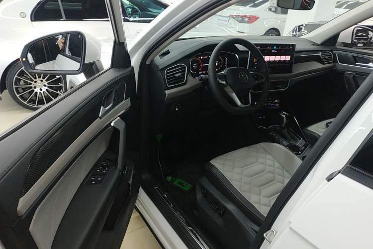 Used Volkswagen Tayron 2023 330TSI Two-Wheel-Drive Luxury Plus Advanced Version
