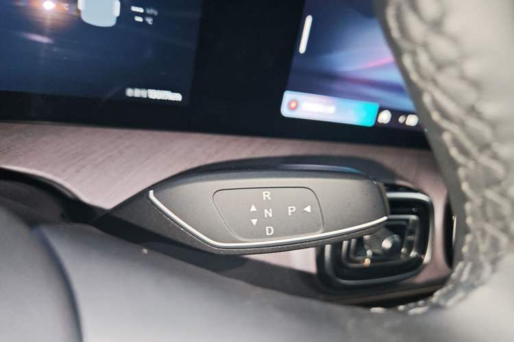 Used Chery Tiggo 9 C-DM 2025 1.5T 106KM Ultra-Comfort Edition 5 Seats Lithium-NMC
