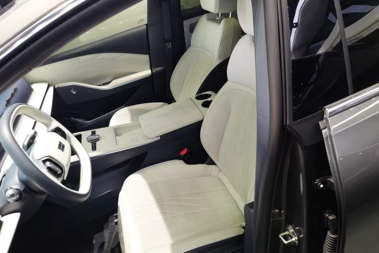 Used  E8 2024 665 km Range Rear-Drive Starship Long-Range Version