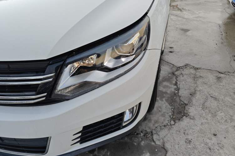 Used Volkswagen Tiguan 2017 300TSI Automatic Two-Wheel Drive Silk Road Comfort Edition
