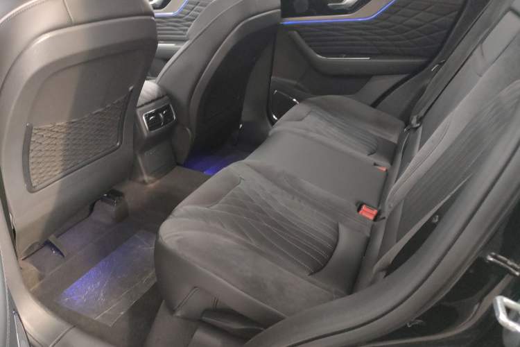 Used Hongqi HS5 2022 Revised Version 2.0T Smart Connect Flagship Edition
