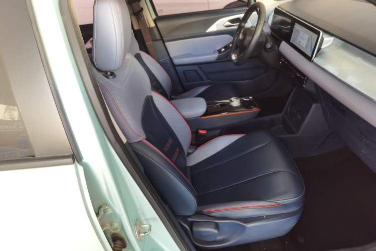 Used Geometry E Firefly 2022 401 km Linglong Tiger 4 Seats
