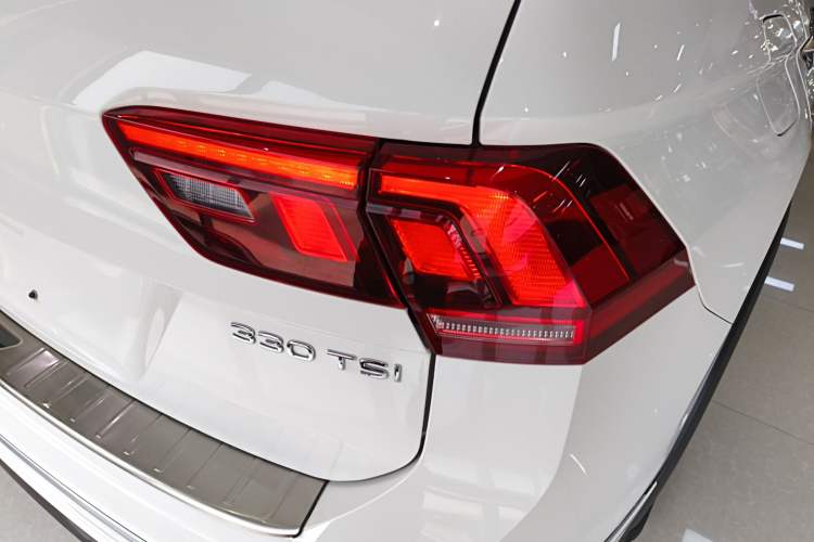 Used Volkswagen Tiguan L 2021 330TSI Automatic Two-Wheel Drive R-Line Enhanced Edition
