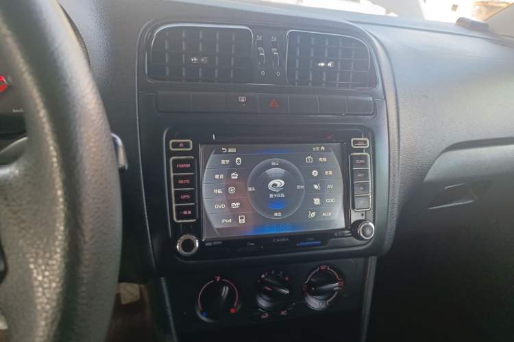 Used Volkswagen Polo 2013 1.4L Manual Fashion Edition