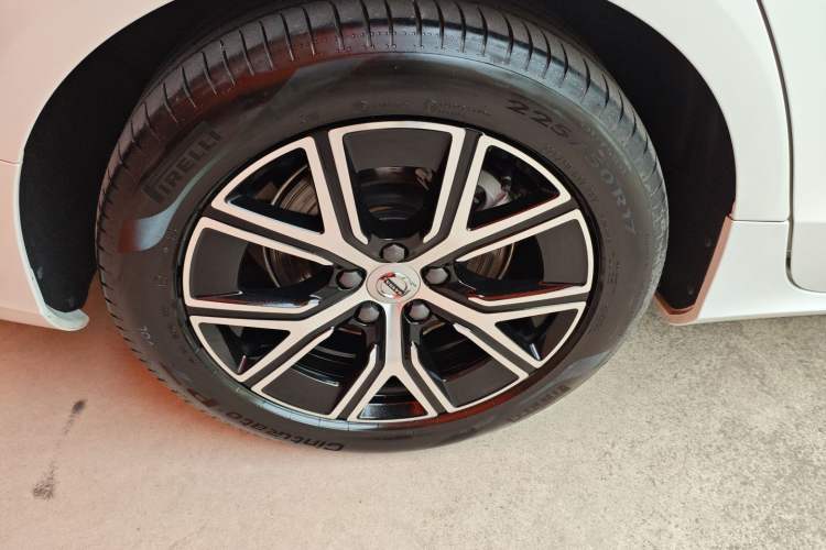 Used Volvo S60 2025 B4 Zhiyi Luxury Edition
